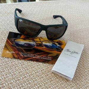 NWOT Maui Jim KEHA Dark Matte Military Green Sunglasses